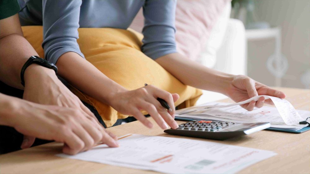 Self-improvement 101: 5 Practical Tips to Avoid Financial Stress